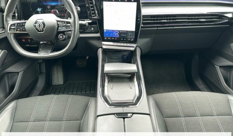 
								Renault Austral TECHNO E-TECH HYBRIDE 200 full									