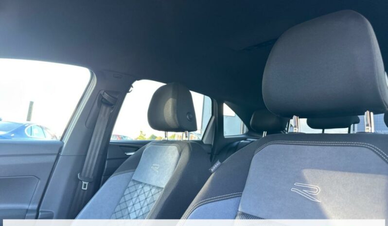 
								Volkswagen Taigo 1.5 TSI 150 DSG R-Line full									
