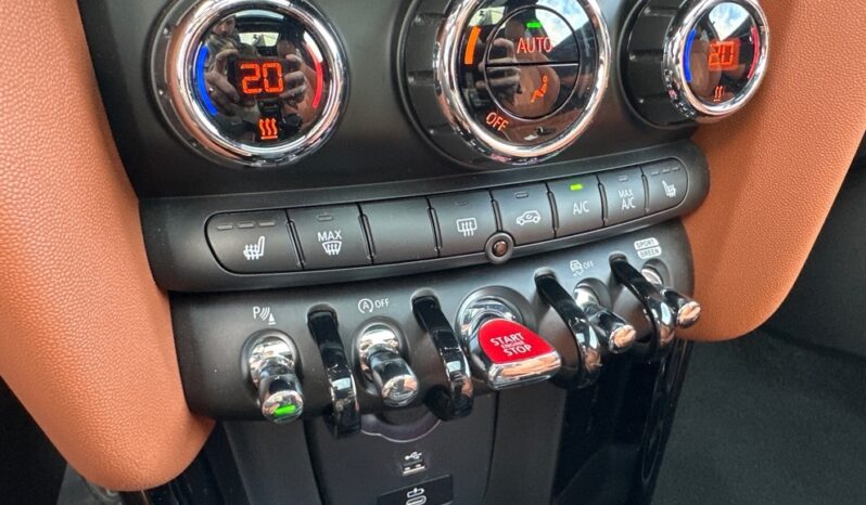 
								Mini Mini IV John Cooper Works Premium Plus 231 BVA8 full									