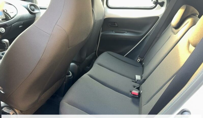 
								Toyota aygo x 1.0 VVT-i 72 Dynamic S-CVT full									