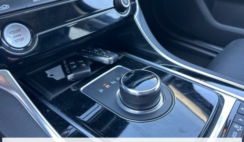 
								Jaguar XF II 2.0D 163PS E-PERFORMANCE PRESTIGE AUTO full									