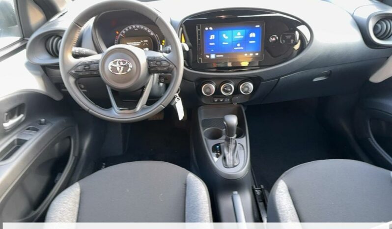 
								Toyota aygo x 1.0 VVT-i 72 Dynamic S-CVT full									