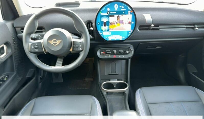 
								Mini Mini IV Cooper Essential 156ch DKG7 (F65) 5 PORTES full									